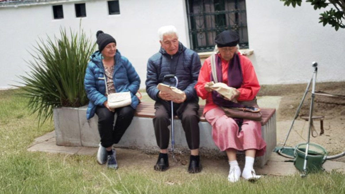 TEJIMOS EN ALGO LA HISTORIA DE LA CANDELARIA.